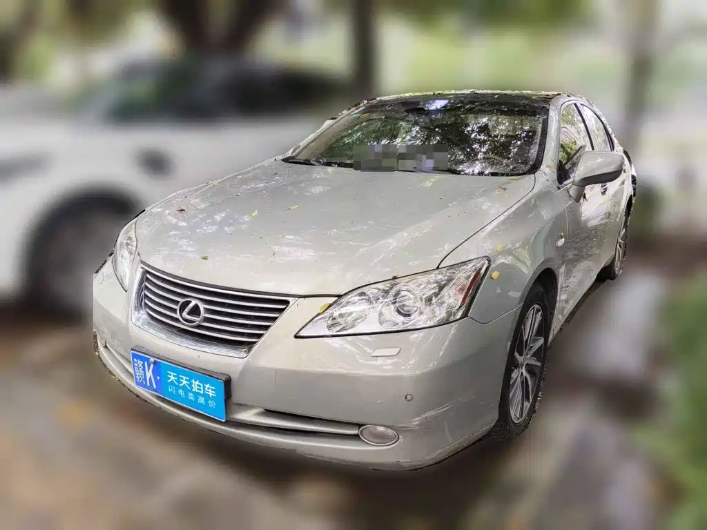 Фото 1 - Lexus ES
