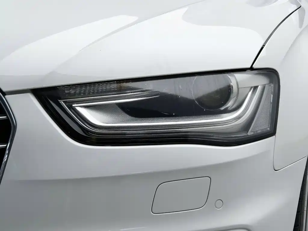 Фото 7 - Audi A4L
