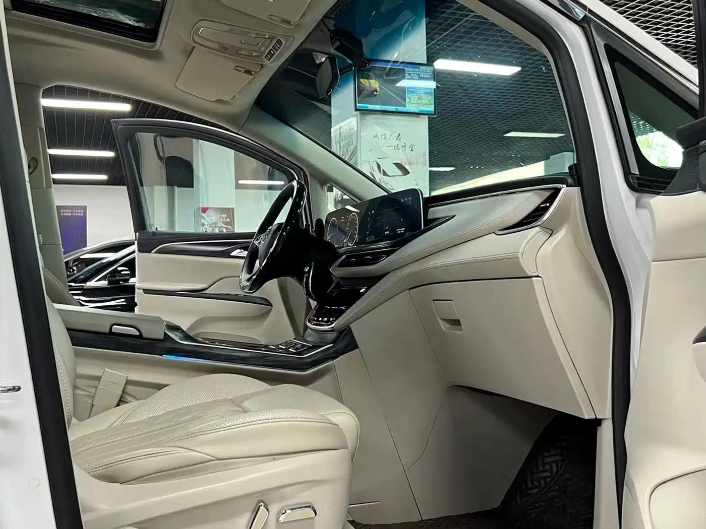 Buick GL8 2020 Model ES Landglory 653T Comfort фото 9