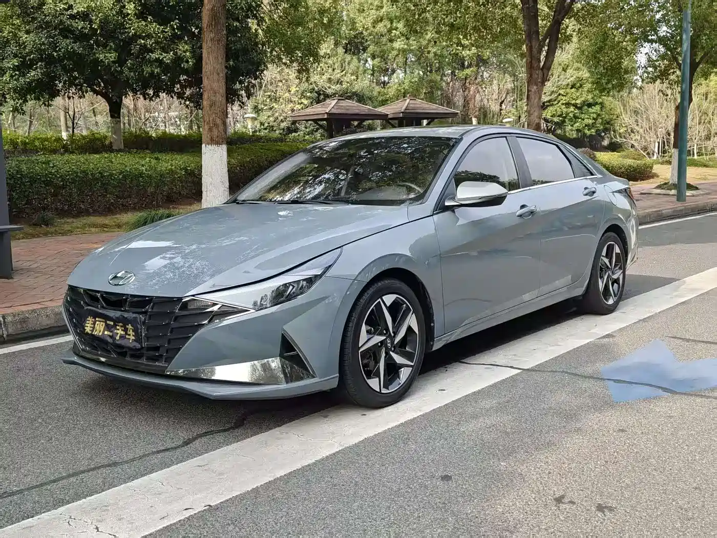 Hyundai Elantra 2022 1.5L CVT LUX Premium Edition