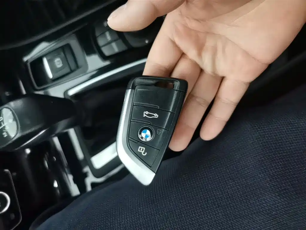 BMW 2 Series Touring 2016 220i Leading Model фото 9