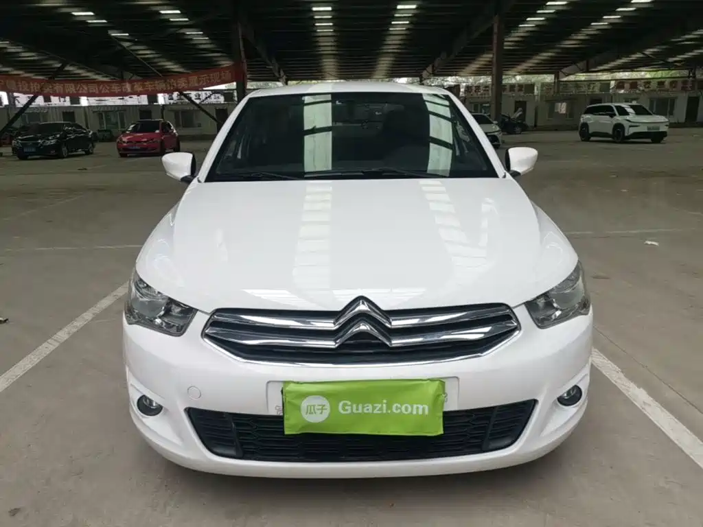 Фото 3 - Citroën Elysee