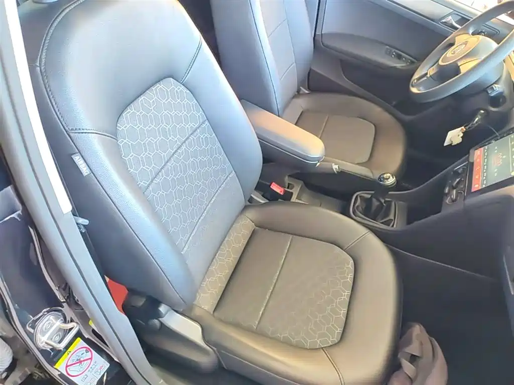Volkswagen Santana 2015 1.6L Manual Comfort Edition фото 20