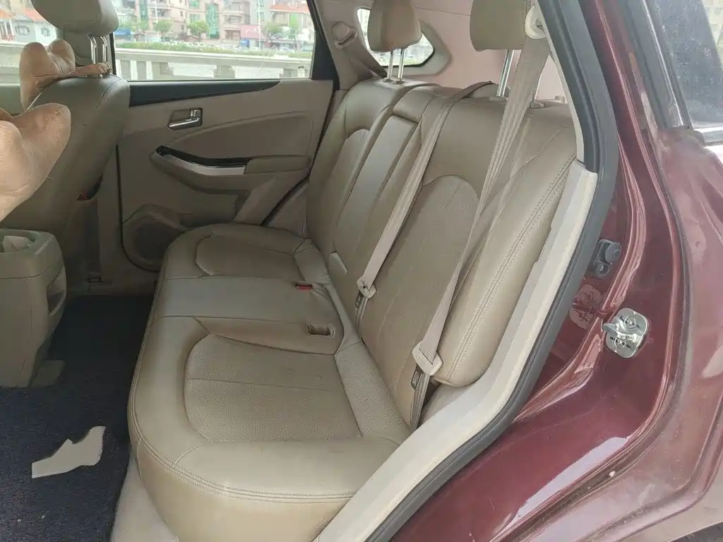 Venucia T70 2017 2016 2.0L CVT Rui Xing Edition