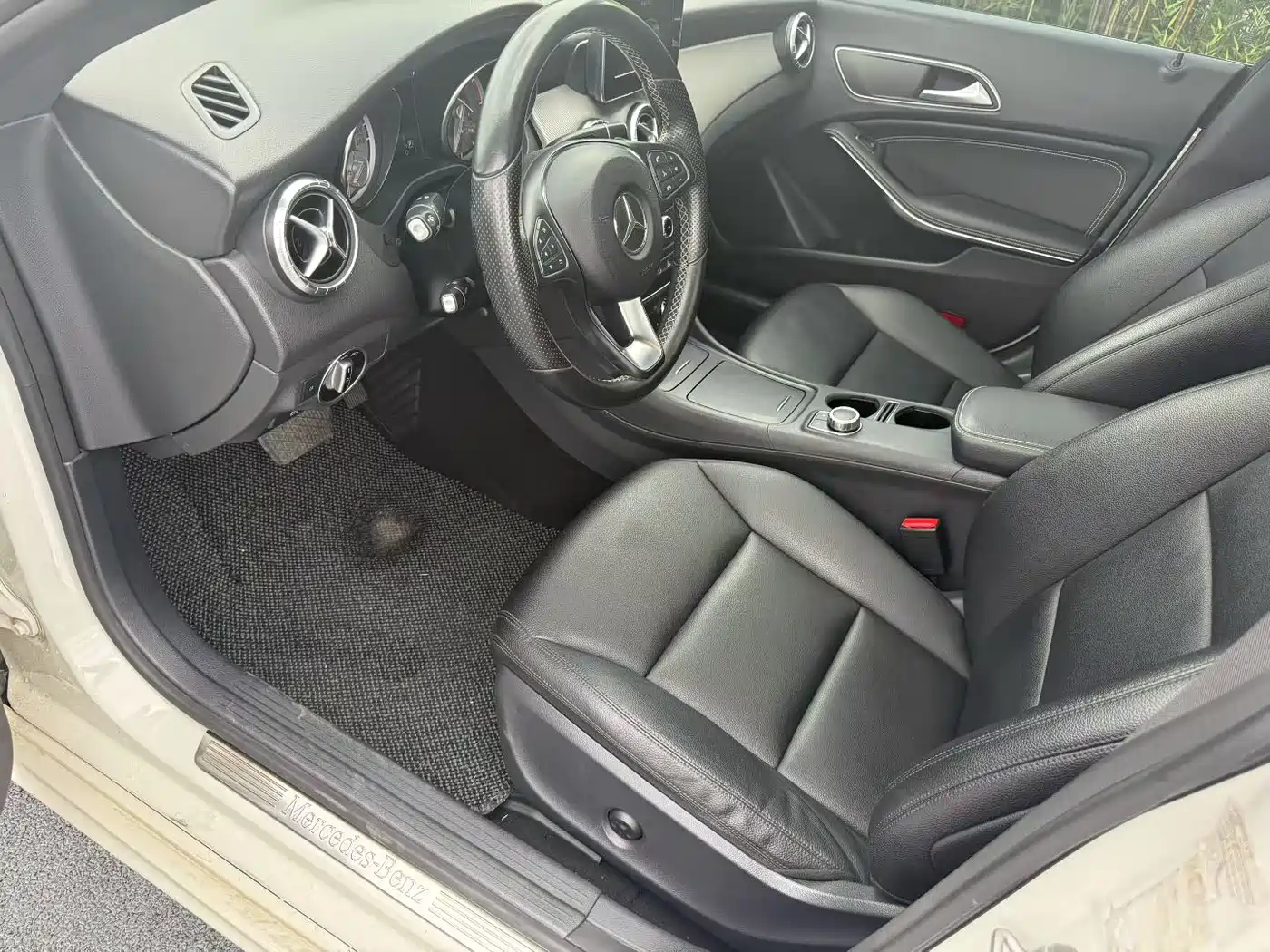 Mercedes-Benz CLA (Import) 2015 CLA 200 фото 4