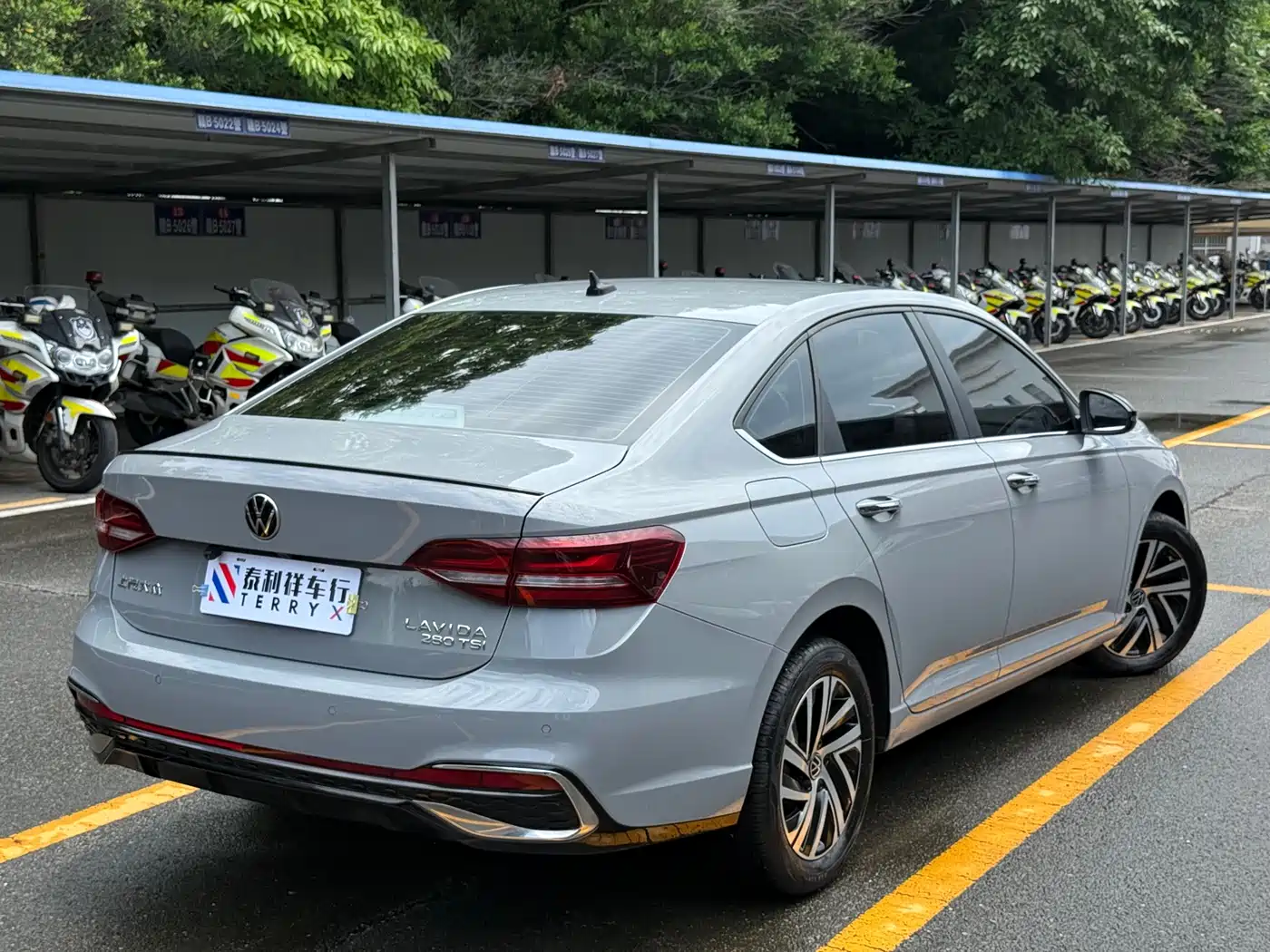 Volkswagen Lavida 2023 280TSI DSG Starlight Comfort Edition фото 4