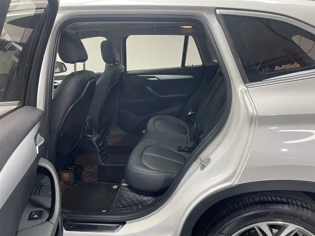 BMW X1 2018 sDrive20Li Leading Model фото 15