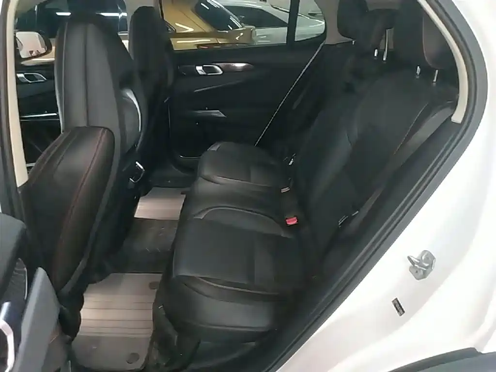Lynk & Co 01 2017 2.0T AWD Pro фото 17