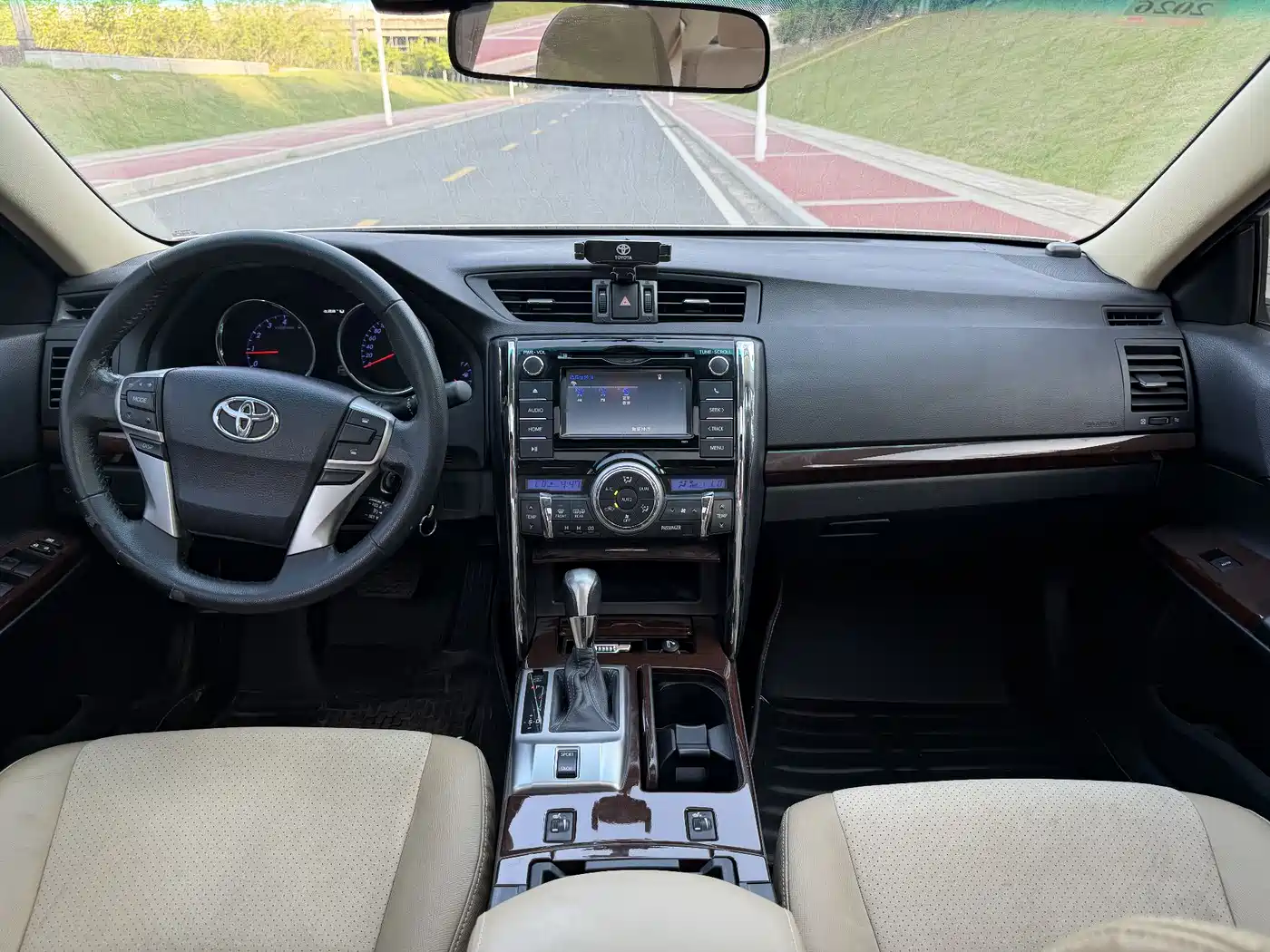 Toyota Reiz 2013 2.5V Premium Edition фото 9