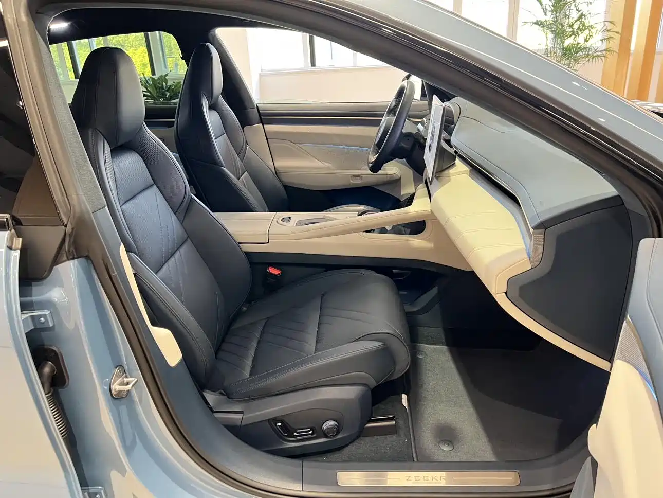 ZEEKR EXTREME KRYPTON 001