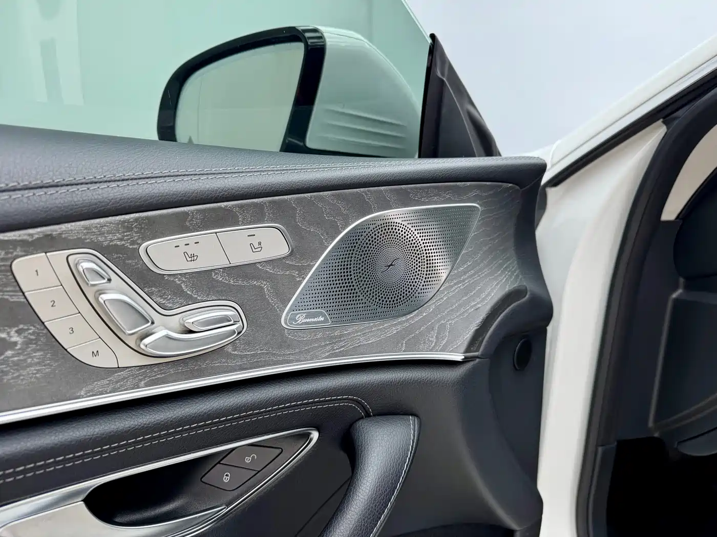 Mercedes-Benz CLS 2018 CLS 300 Dynamic фото 8