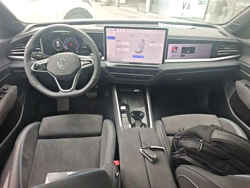 Volkswagen Passat 2025 Model Pro 380TSI Starlight Dragon Premium Edition фото 10