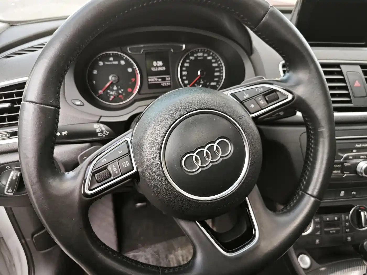 Audi Q3 2018 30th Anniversary Edition 40 TFSI quattro AWD Sport фото 4