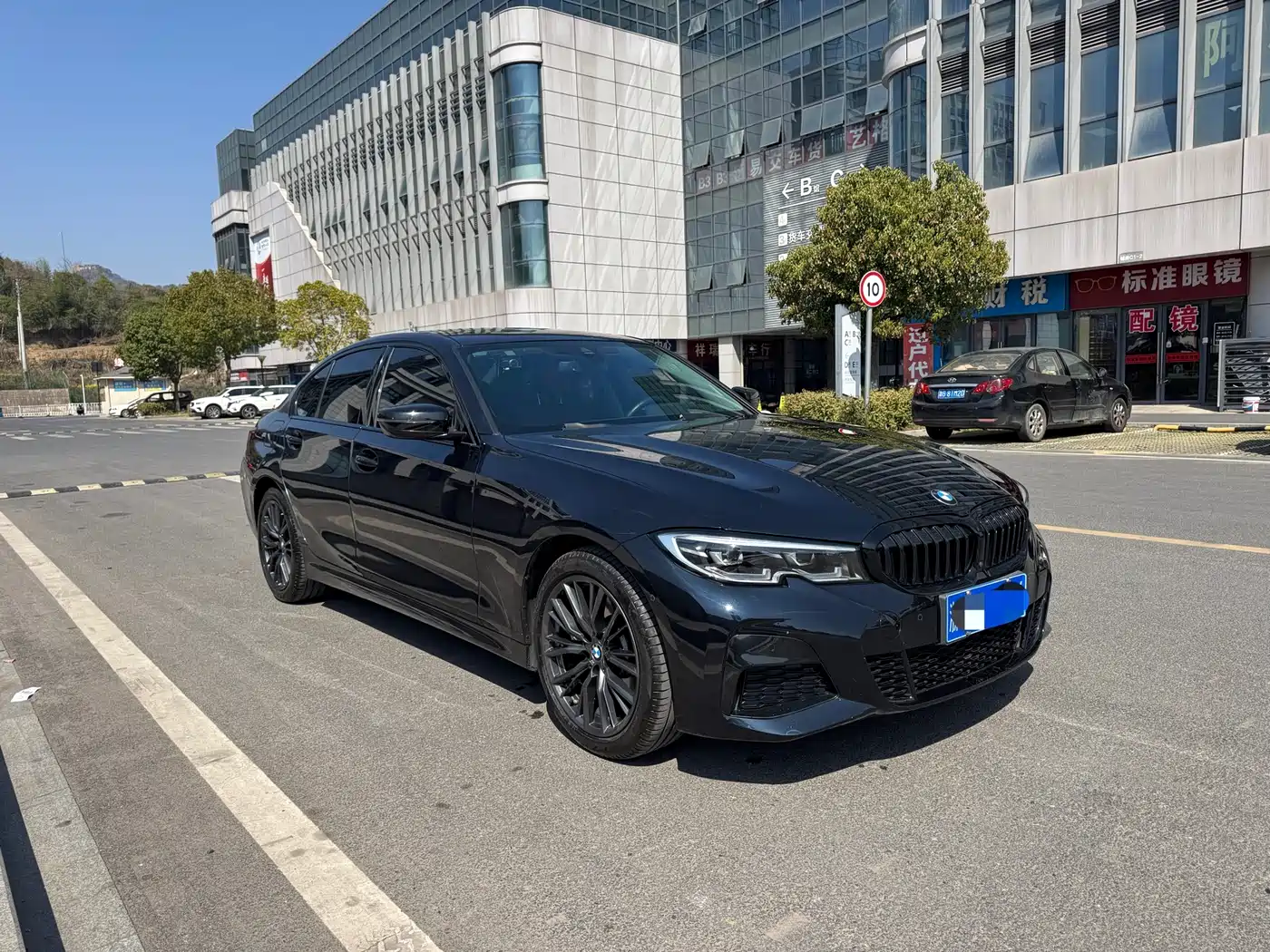 BMW 3 SERIES