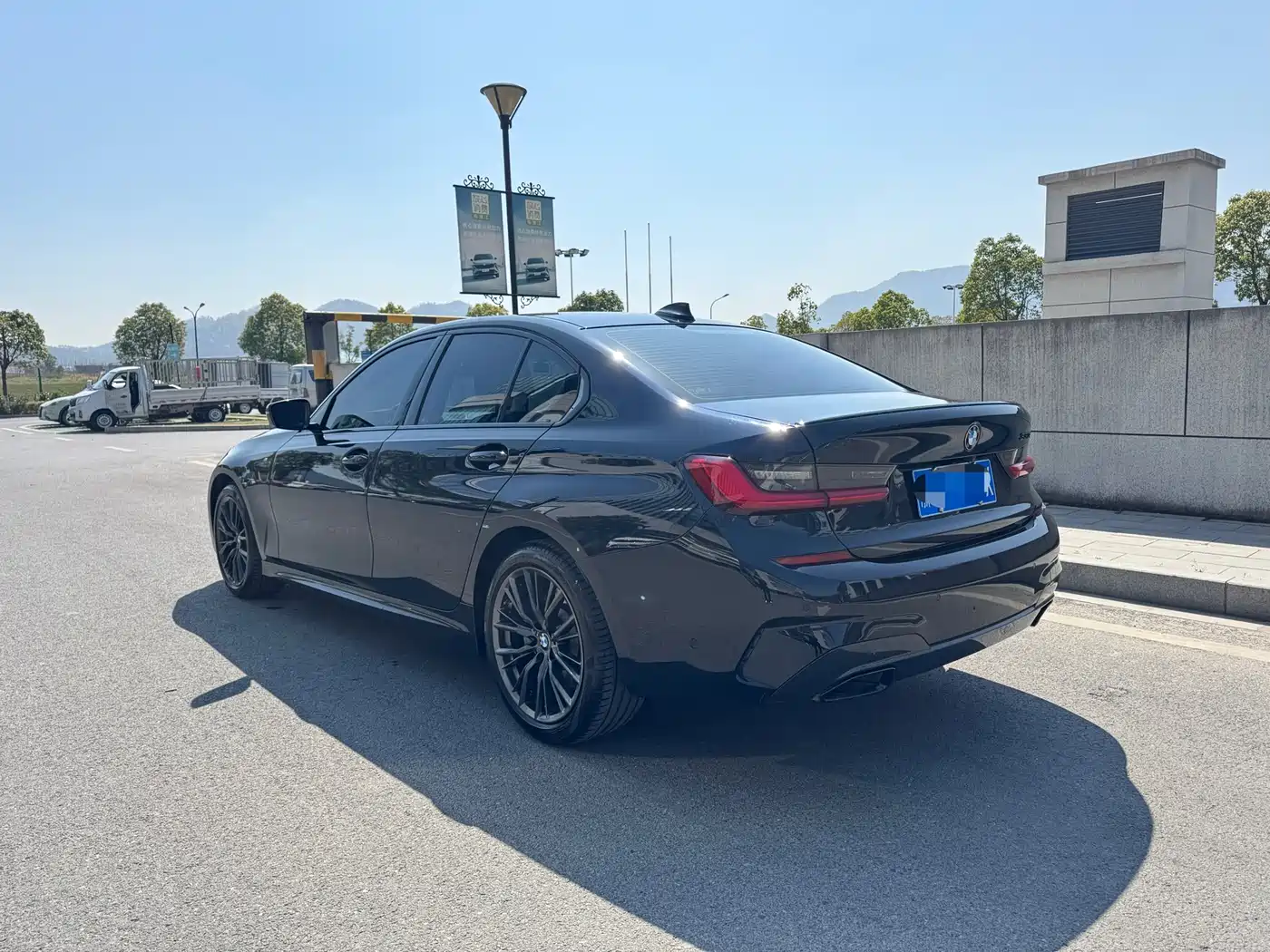 BMW 3 SERIES