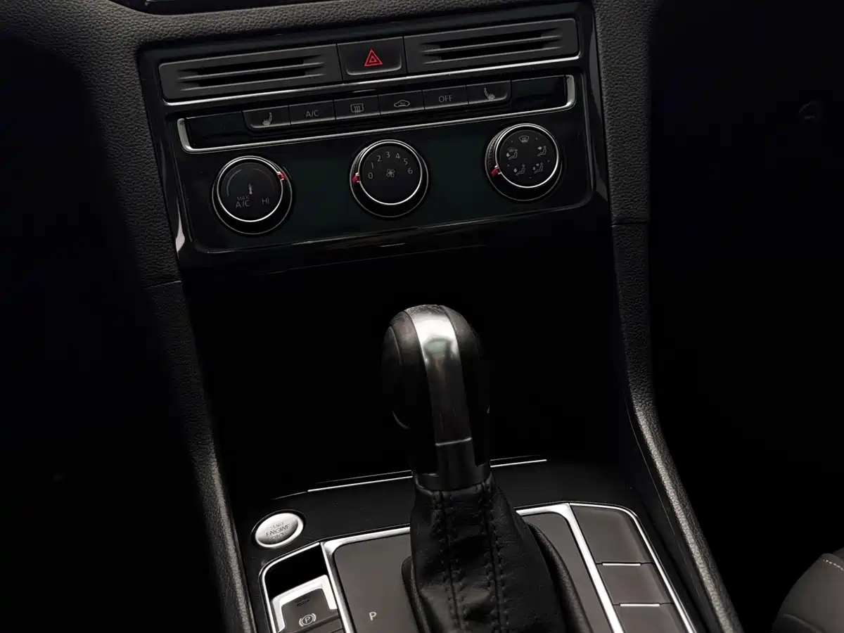 Volkswagen Golf Sportsvan 2018 280TSI Automatic Luxury фото 12
