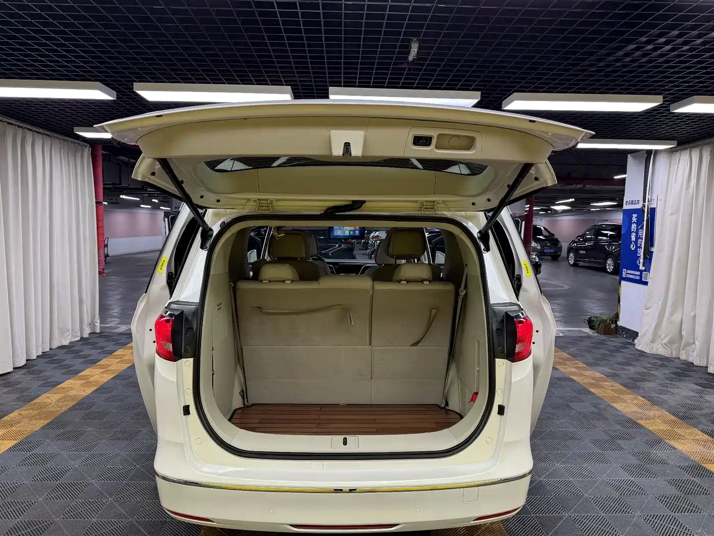 Buick GL8 2017 ES 28T Comfort Type China V фото 16
