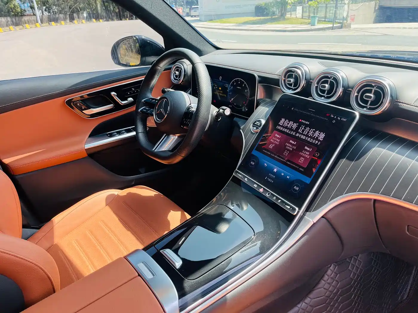 Mercedes-Benz GLC 2023 GLC 300 L 4MATIC Sport 5-Seater фото 15