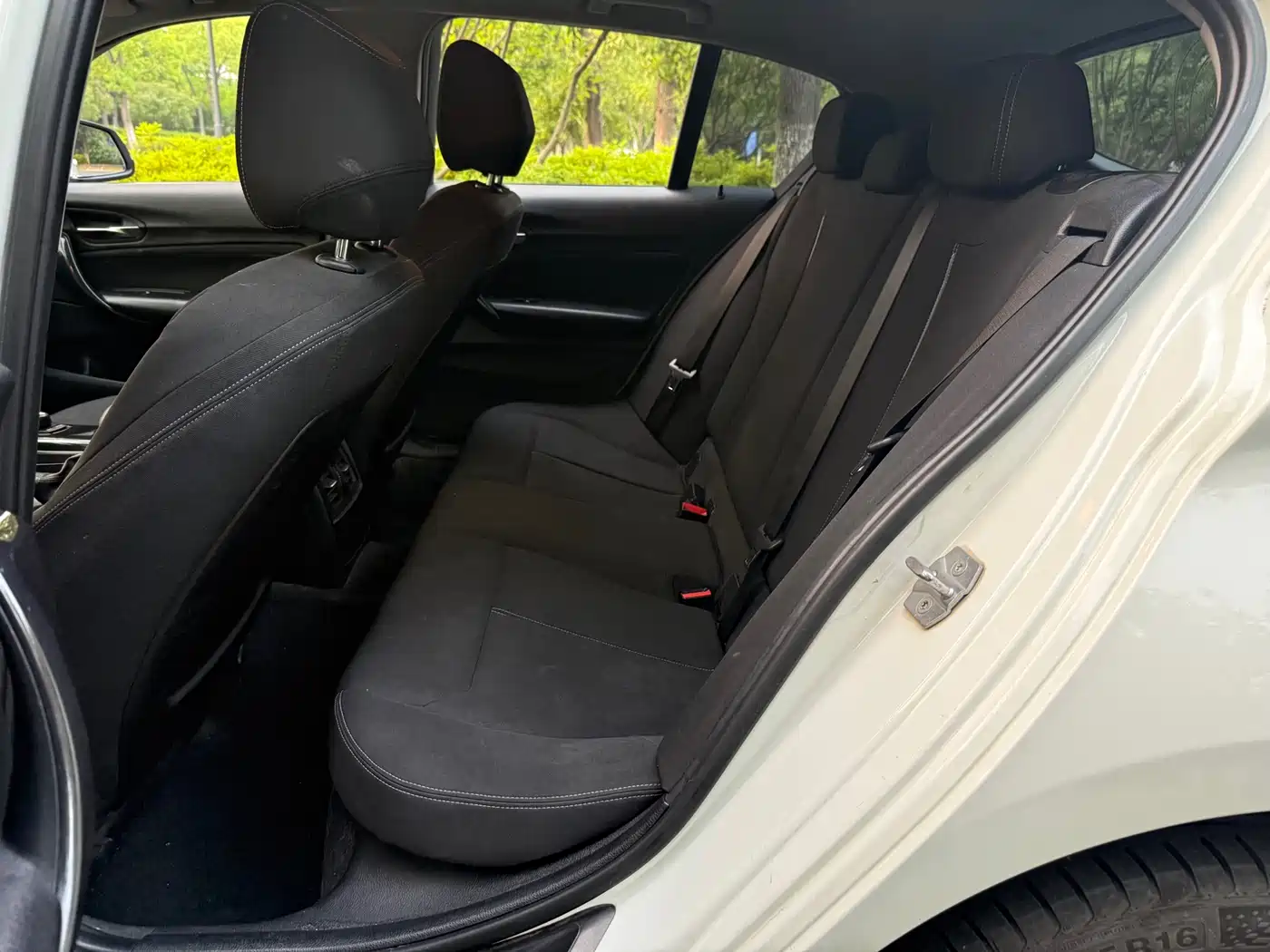 BMW 1 Series (Import) 2013 Facelift 118i Sport Model фото 11