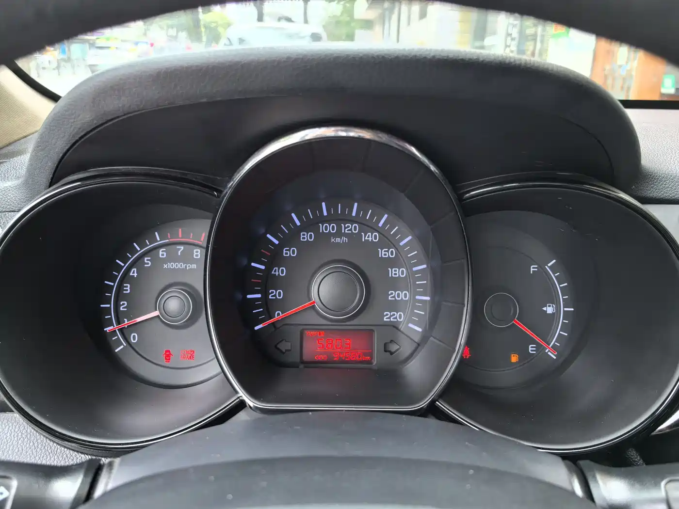 Kia K2 2012 Sedan 1.4L MT GLS Commemorative Edition фото 12