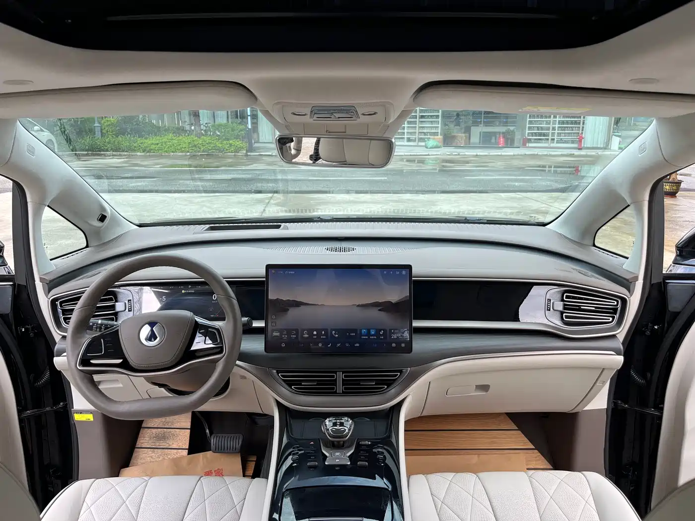 Denza D9 2022 DM-i 970 AWD Flagship фото 20