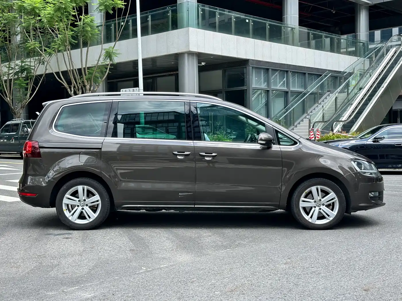 Volkswagen Sharan 2018 380TSI Comfort 7-Seater фото 4