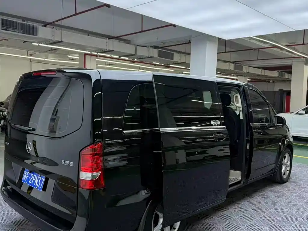 Mercedes-Benz Vito 2020 2.0T Elite Edition (7-seater) фото 4