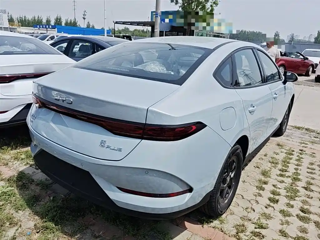 BYD Qin PLUS 2026 DM-i Smart Edition 128KM Progressive фото 7