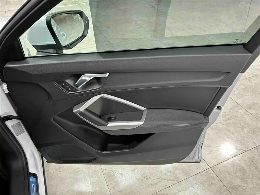 Audi Q3 2022 35 TFSI Fashion Dynamic фото 12