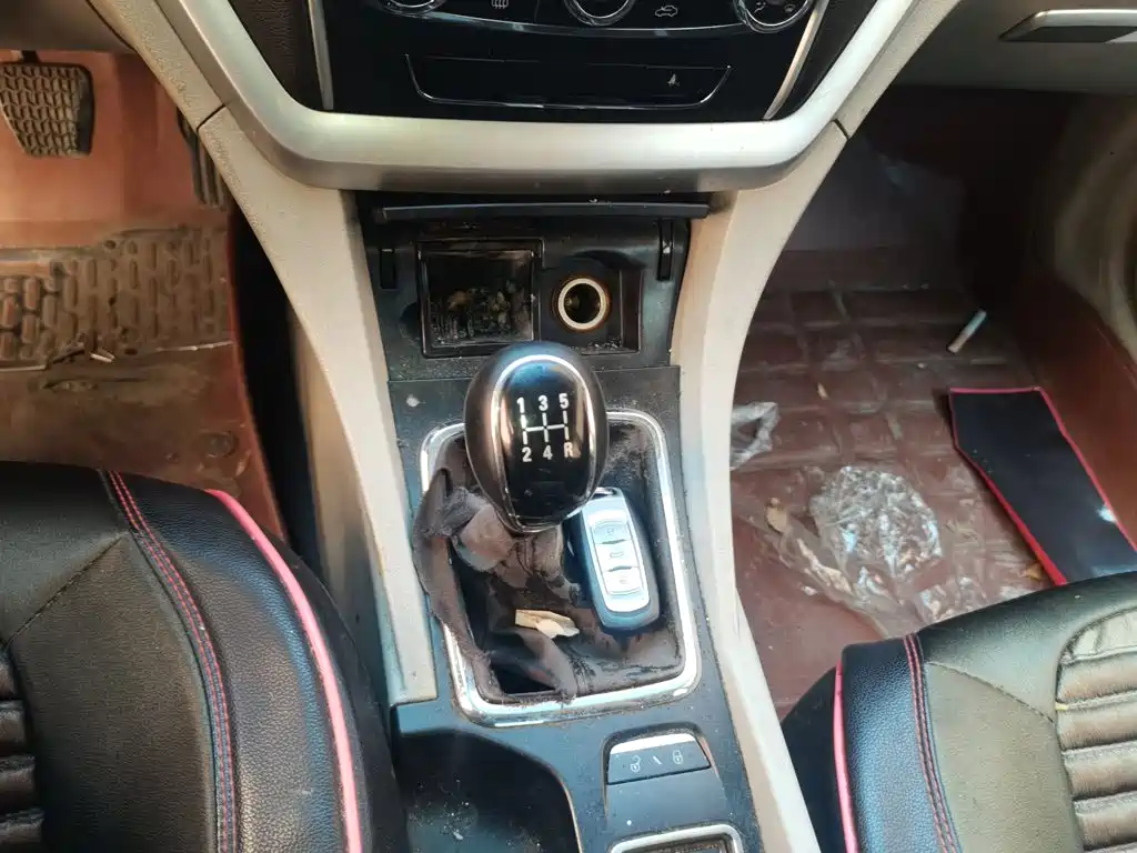Geely Emgrand 2015 2014 Sedan 1.5L Manual Fashion