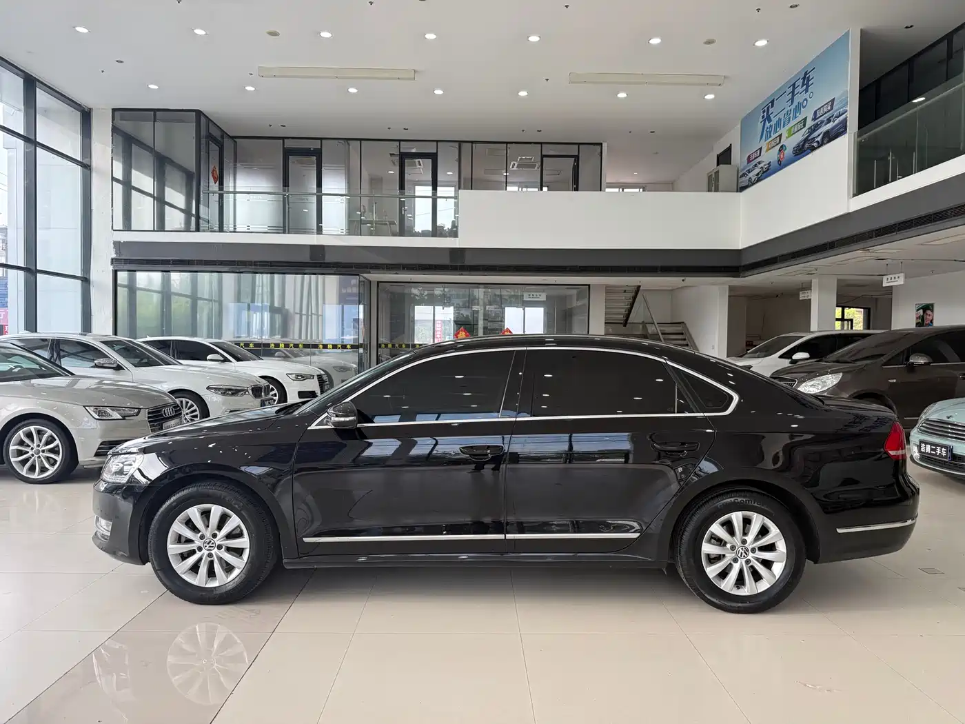 Volkswagen Passat 2014 1.8TSI DSG Luxury Edition фото 2