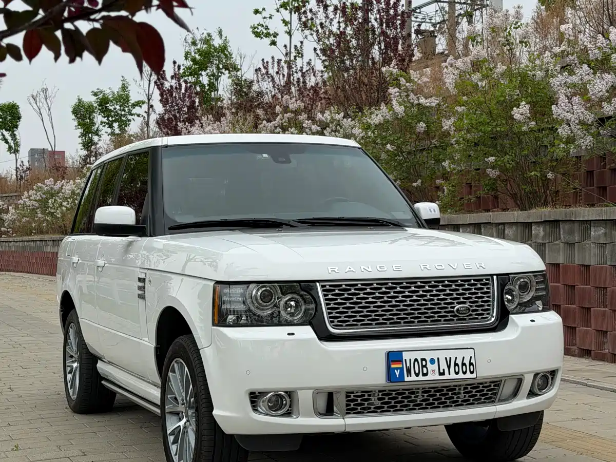 Land Rover Range Rover 2011 5.0 NA V8 HSE фото 3