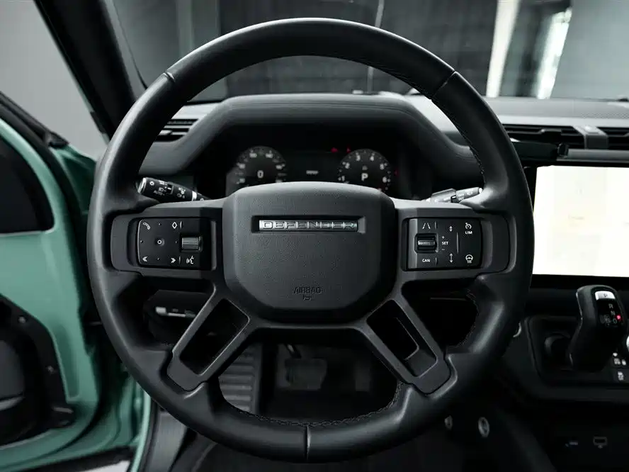 Land Rover Defender 2023 110 3.0T P400 75th Anniversary Legend Edition фото 16