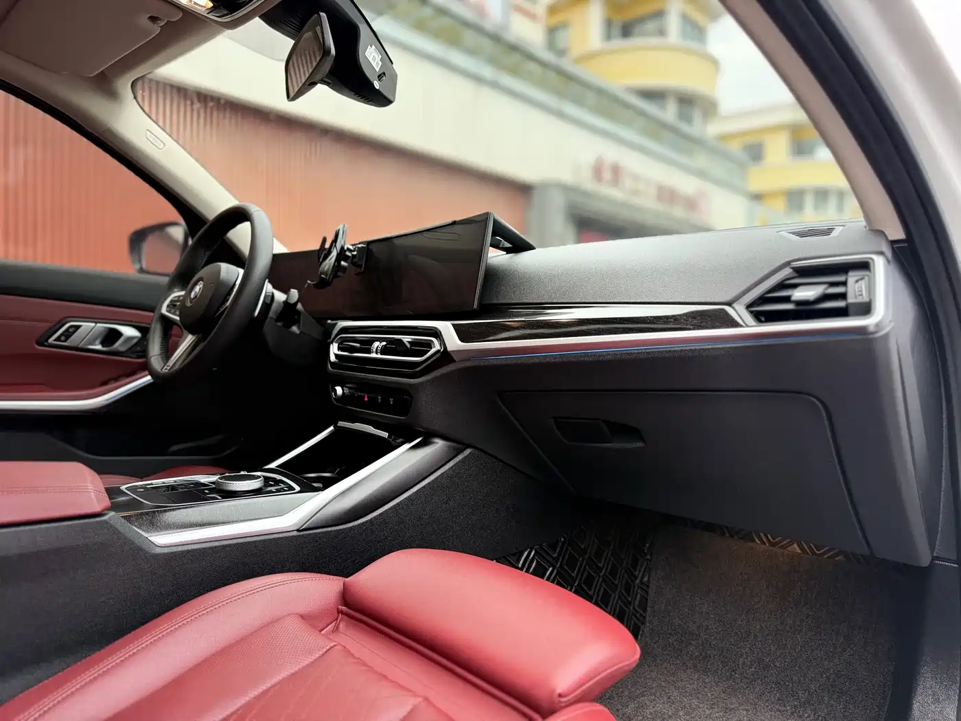 BMW 3 Series 2024 325Li M Sport Package фото 10