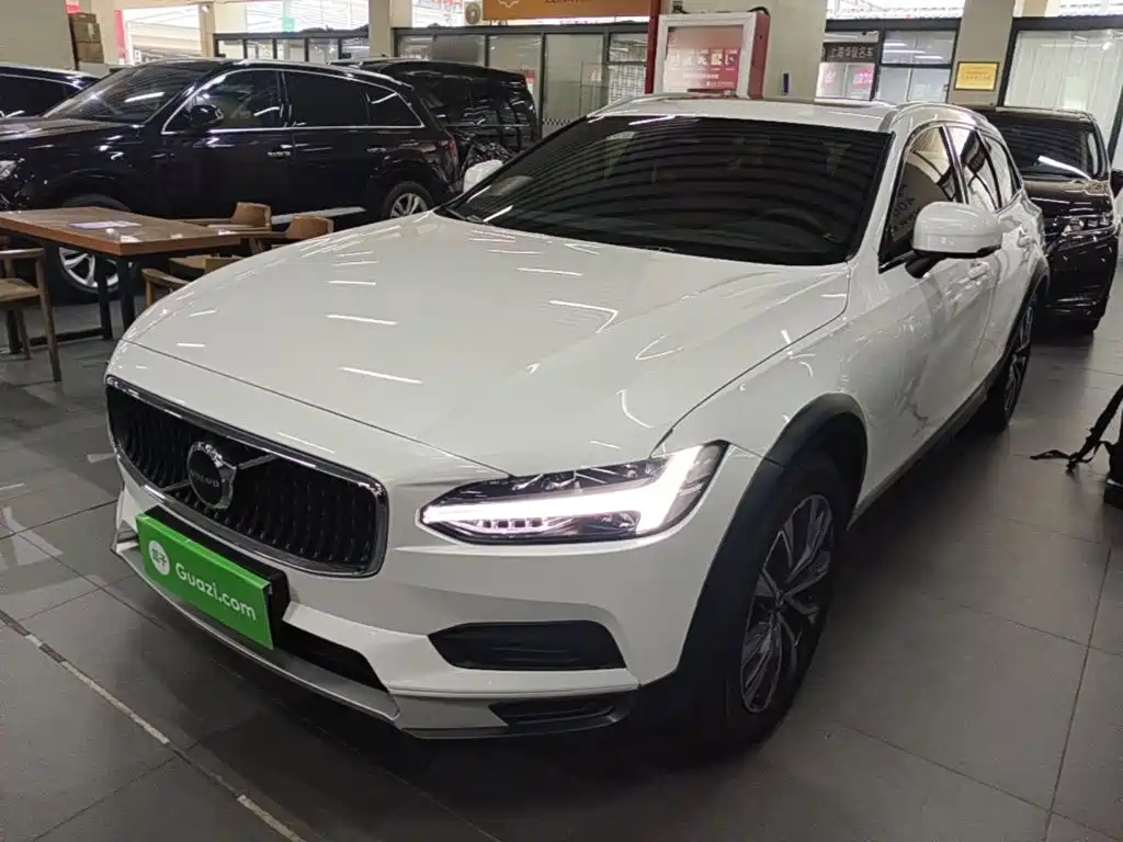 Volvo V90 2023 2023 Cross Country B5 AWD Smart Distance Edition