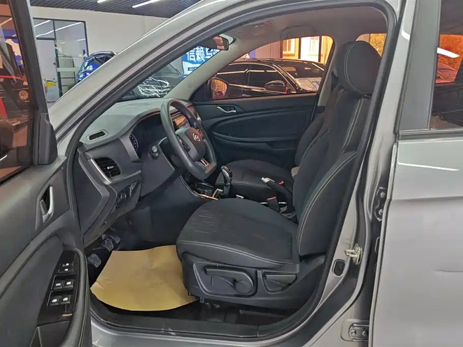 Landwind X2 2018 2017 1.6L Manual Vigorous Edition