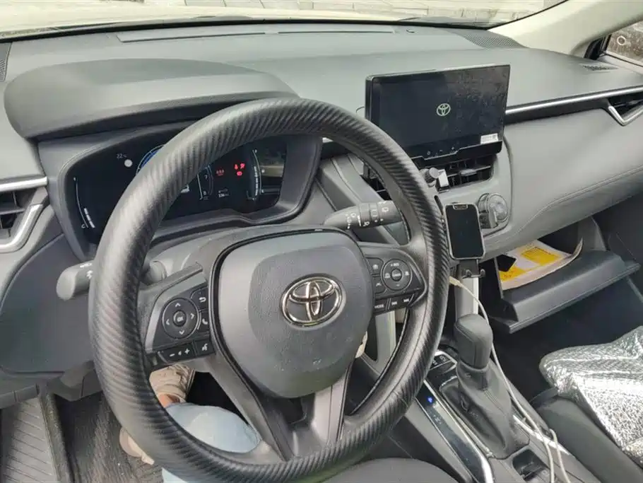 Toyota Corolla Cross 2023 2.0L Pioneer Edition фото 12