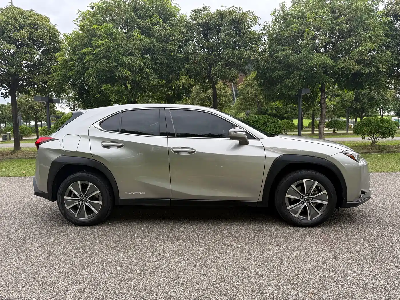 Lexus UX Electric 2020 300e Pure Yue Edition фото 7
