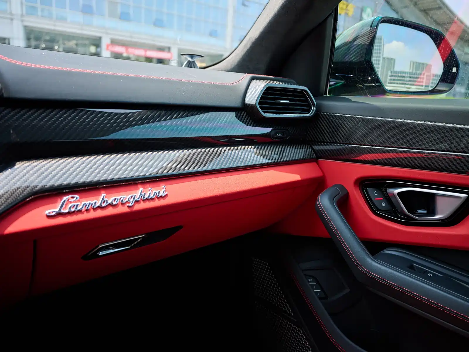 Фото 18 - Lamborghini Urus