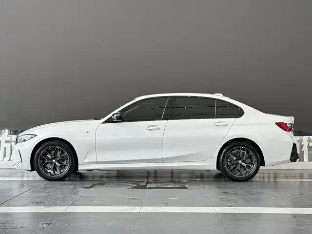 BMW 3 Series 2025 330Li M Sport Night Edition — фото 4