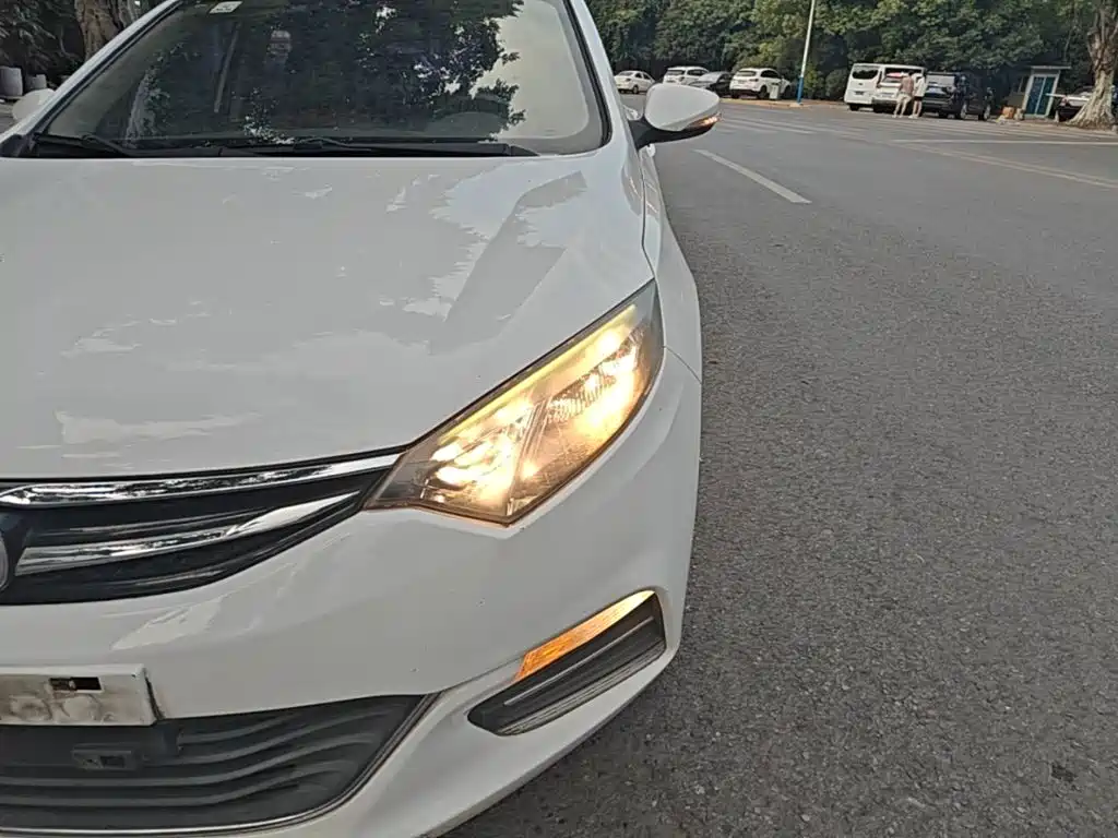 Changan Eado XT 2017 2016 1.6L Manual Stylish Cool Edition