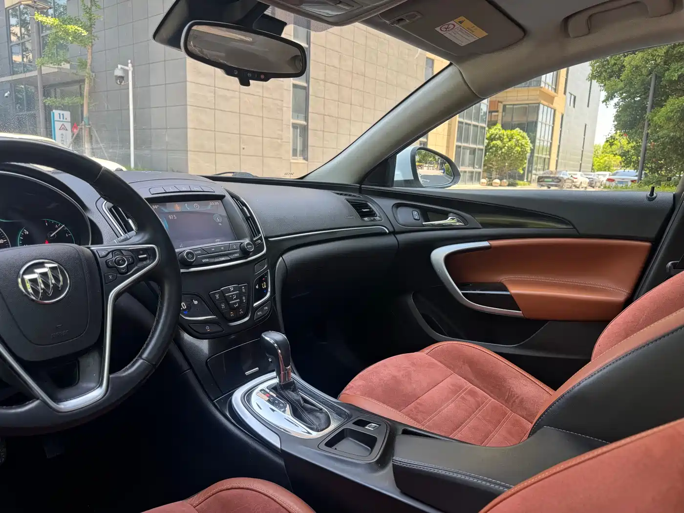 Buick Regal 2015 1.6T Elite Tech Edition фото 16