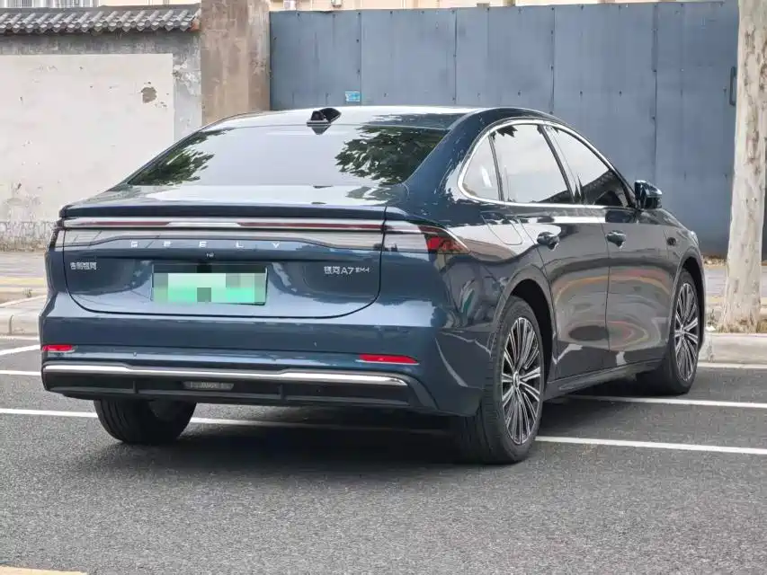 Geely Galaxy Galaxy A7 2025 EM-i фото 9