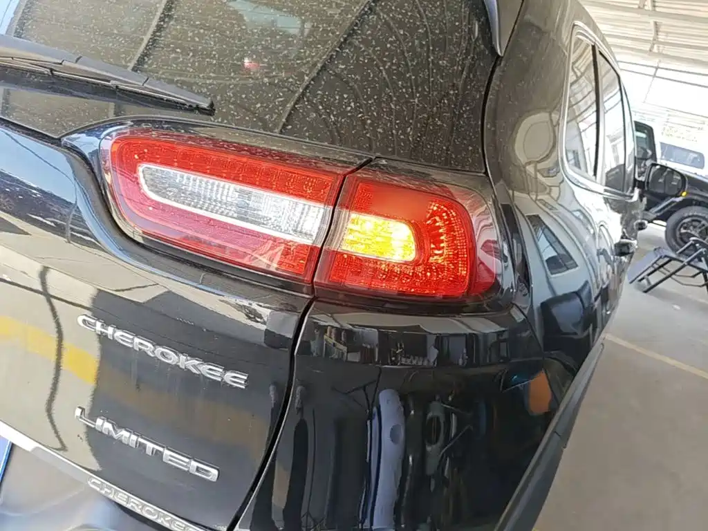 Jeep Cherokee 2018 2017 2.0L Superior Edition