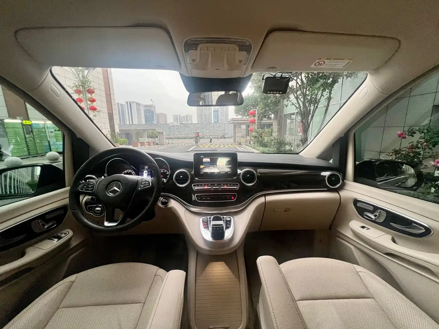 Mercedes-Benz V-Class 2017 Model V 260 Pilot Edition фото 14
