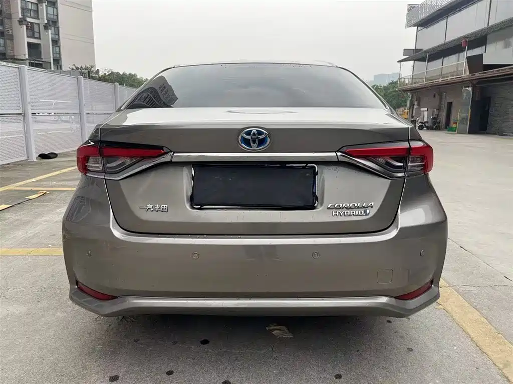 Toyota Corolla 2021 Hybrid 1.8L E-CVT Pioneer Edition фото 8