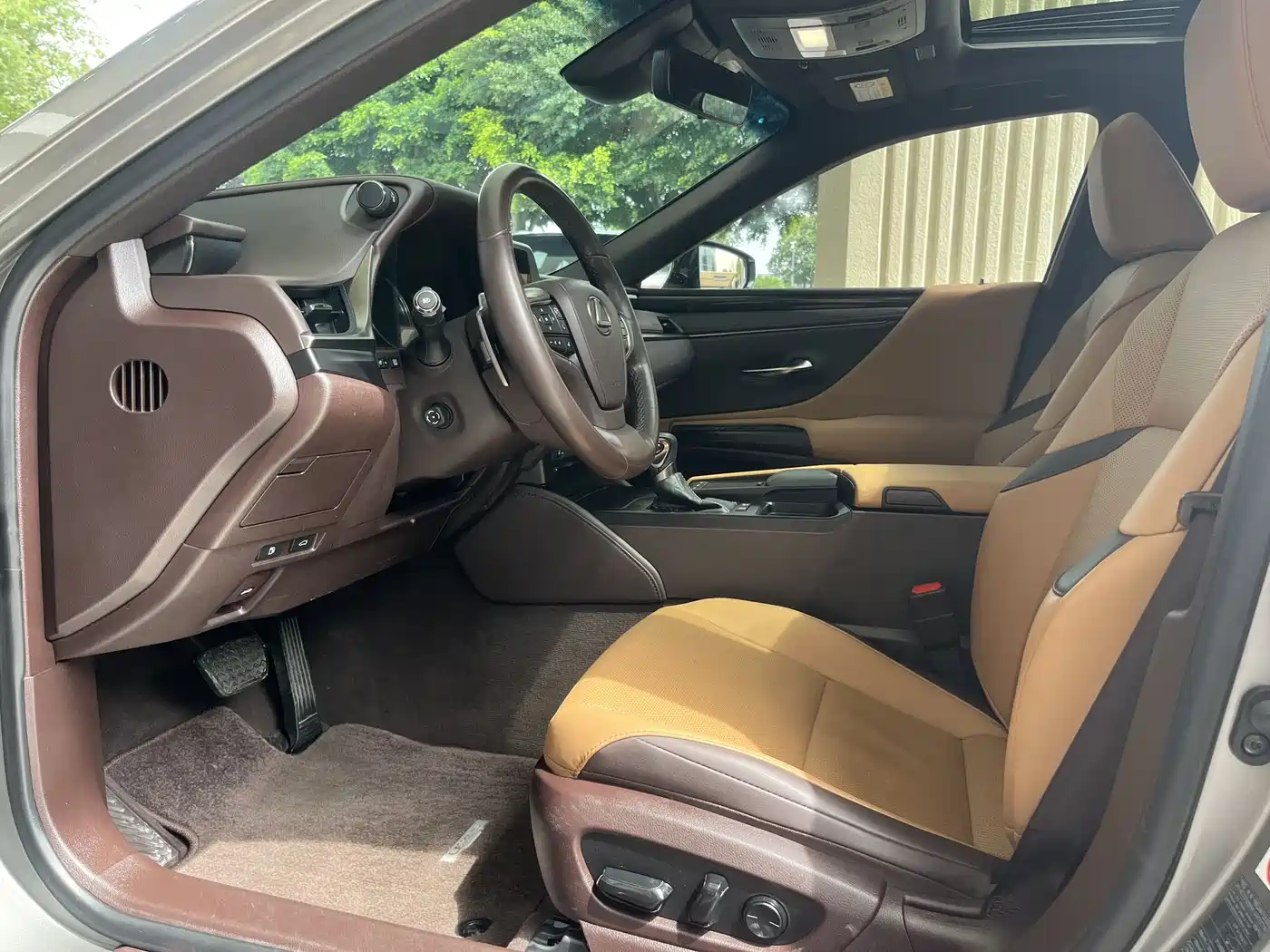Lexus ES 2018 300h Excellence Edition China V фото 4
