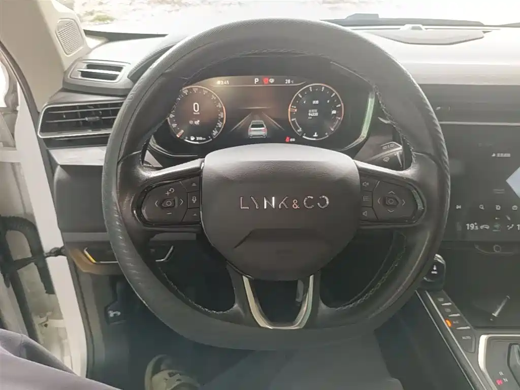 Lynk & Co 01 2021 2.0TD 2WD Pro фото 11