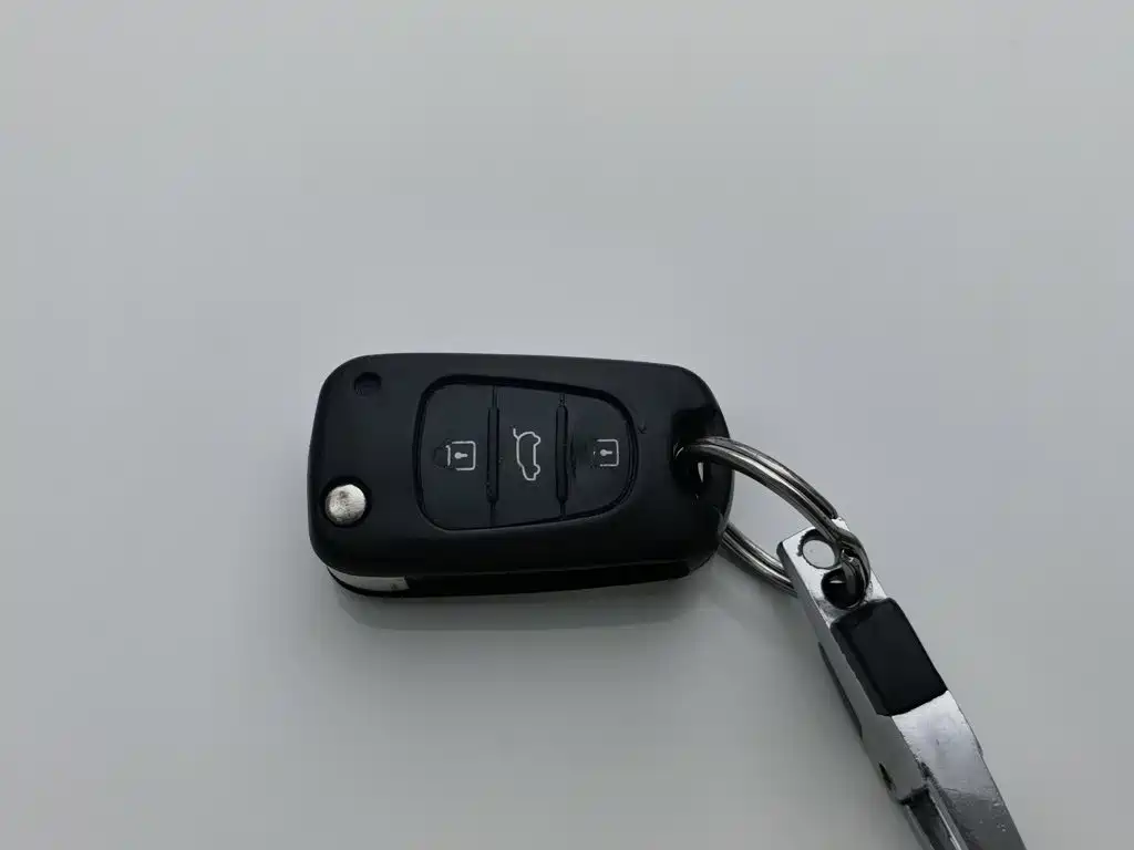 Kia K2 2013 2012 Sedan 1.4L AT GLS Commemorative Edition