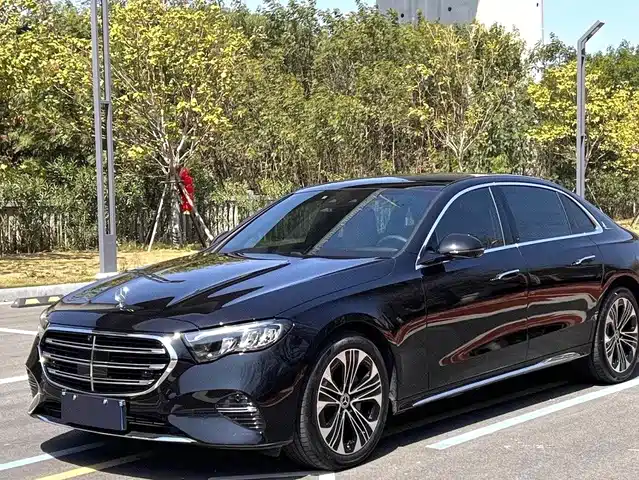 Mercedes-Benz E E 300 L, Люкс